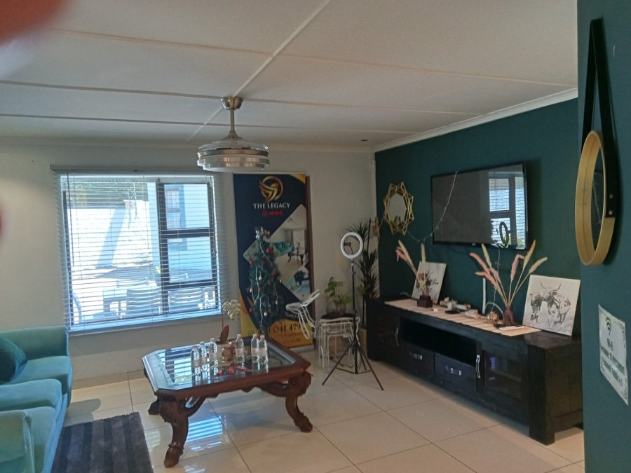 5 Bedroom Property for Sale in Siyakha Eastern Cape